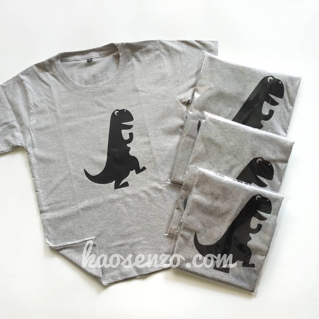 Baju Kaos Keluarga | Anak & Dewasa | Custom Nama | Kaos Dinosaurus Gratis Ganti Nama/Tulisan